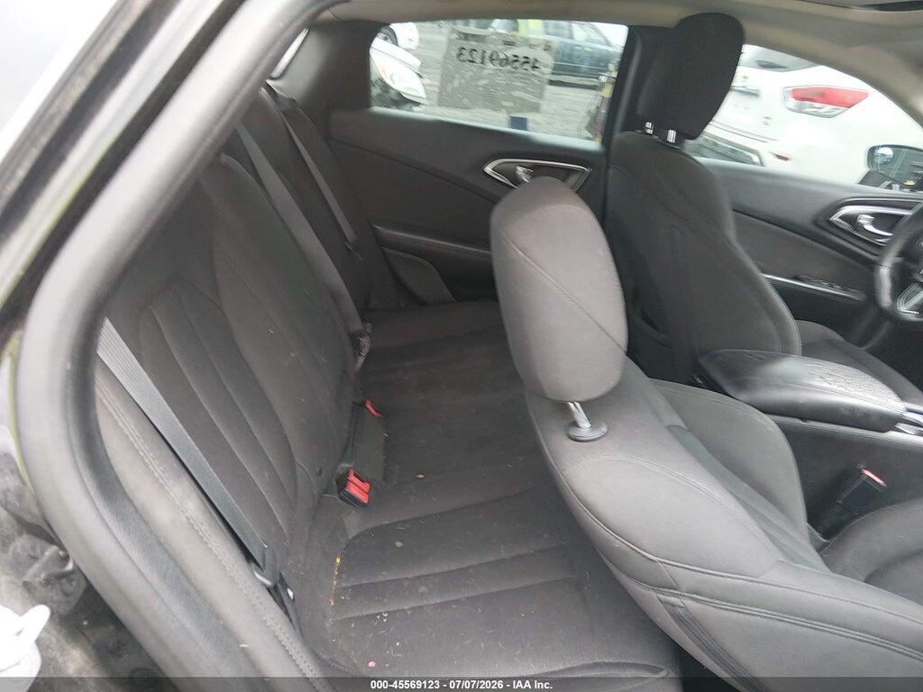 1C3CCCABXGN121884 2016 CHRYSLER 200 photo no. 8