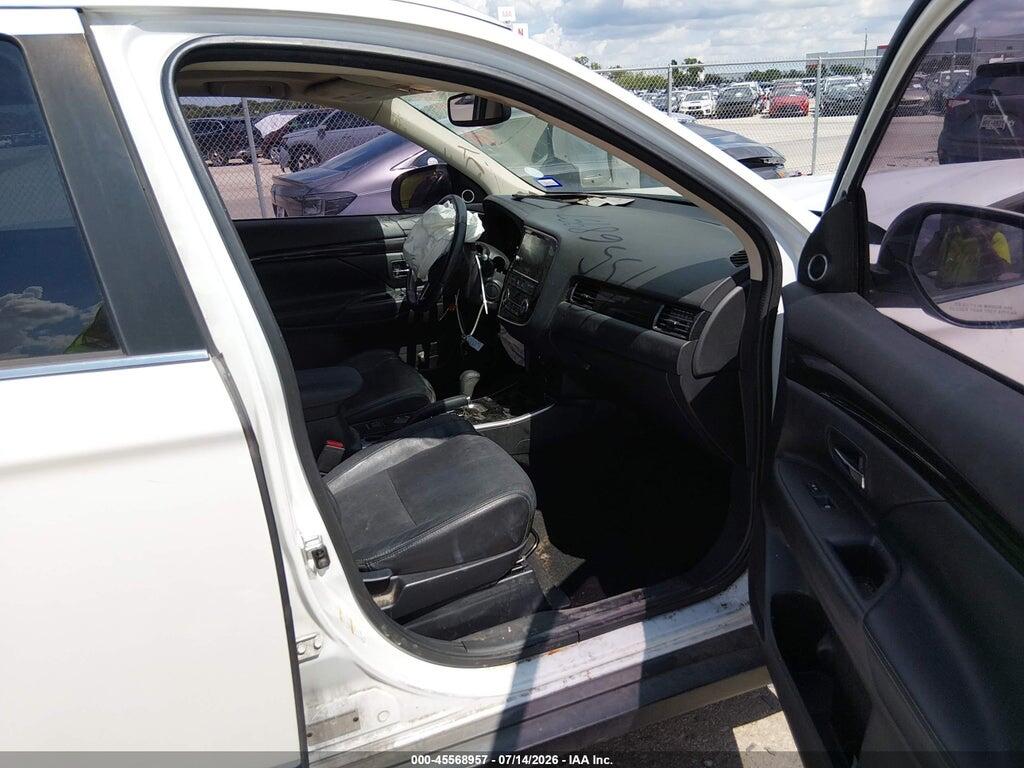 JA4AD3A32HZ034672 2017 MITSUBISHI OUTLANDER photo no. 5