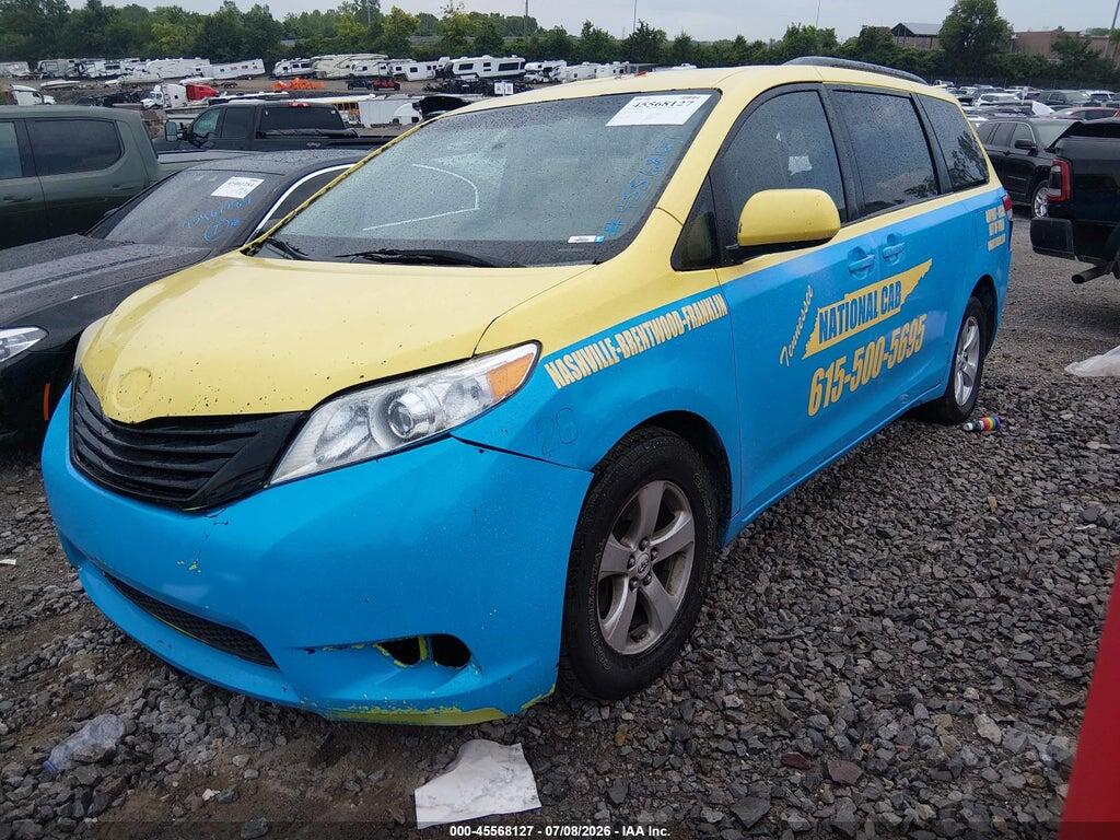 5TDKK3DC3BS036919 2011 TOYOTA SIENNA photo no. 2
