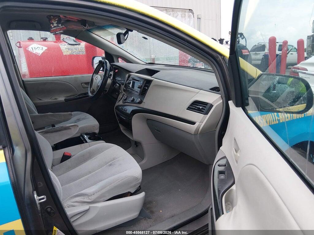 5TDKK3DC3BS036919 2011 TOYOTA SIENNA photo no. 5