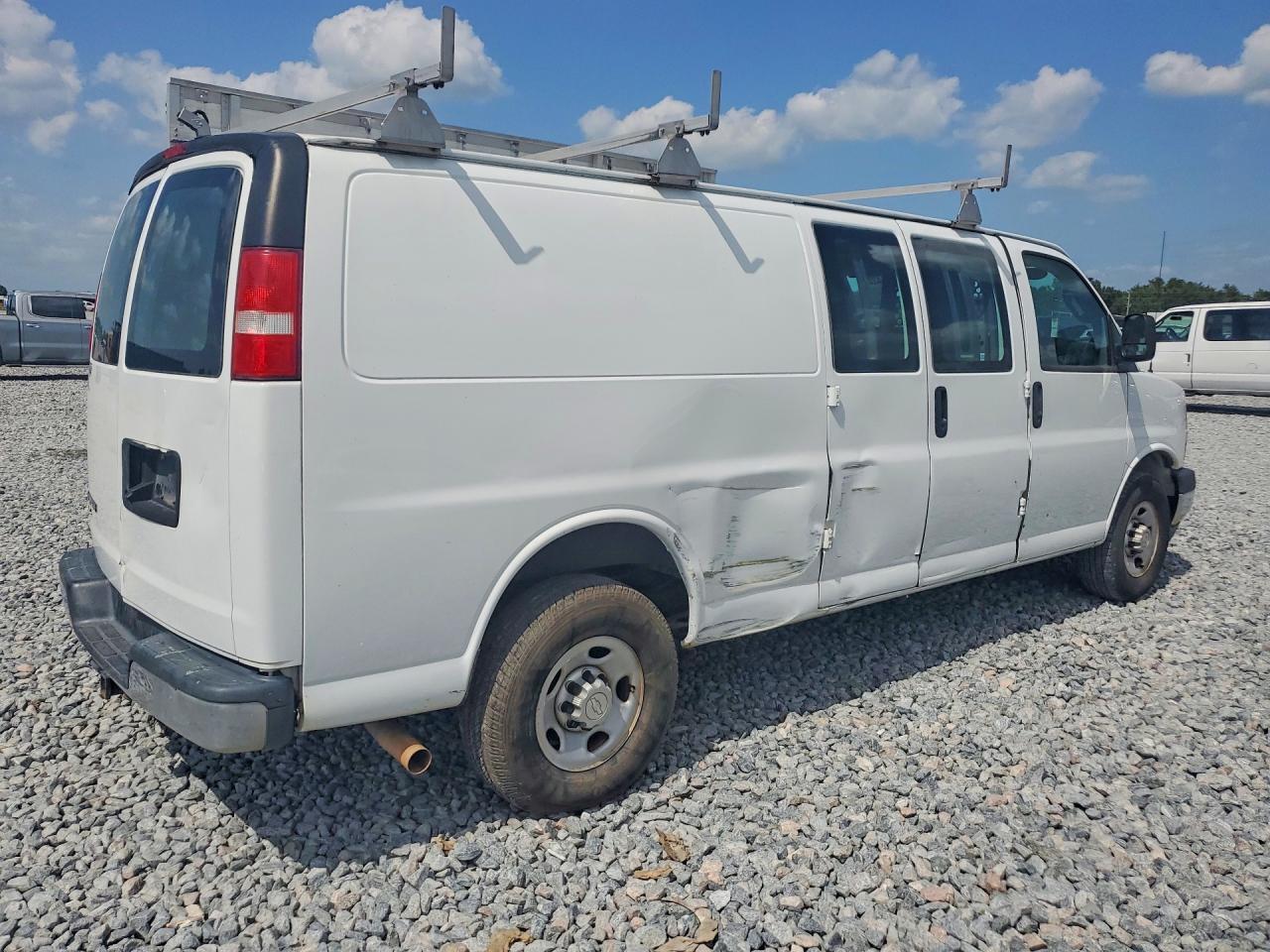 2018 CHEVROLET EXPRESS G2500 — Фото 3 из 13
