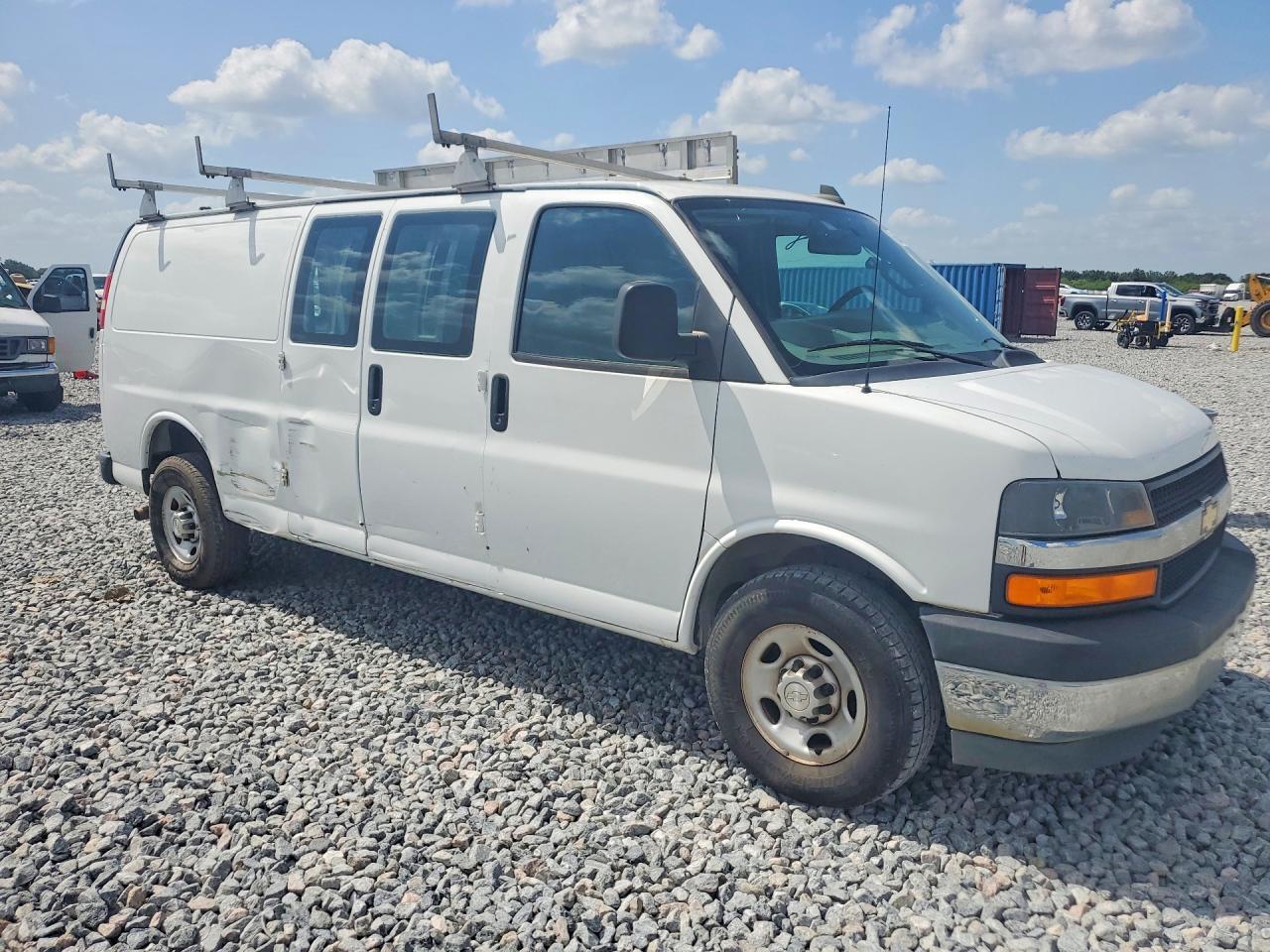 2018 CHEVROLET EXPRESS G2500 — Фото 4 из 13