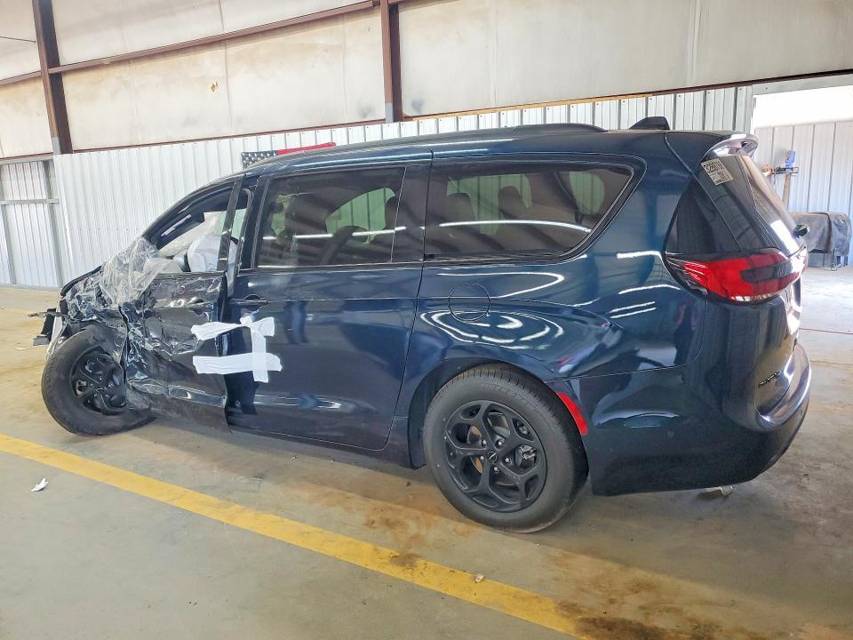 2024 CHRYSLER PACIFICA HYBRID SELECT — Фото 2 из 12
