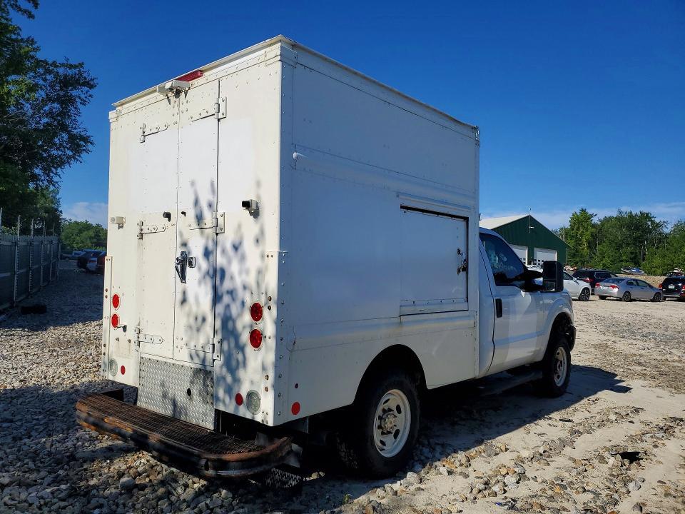2015 FORD F250 BOX TRUCK — Фото 3 из 12