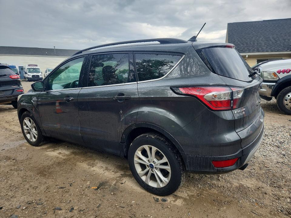 1FMCU9HD3JUA44061 2018 FORD ESCAPE photo no. 2