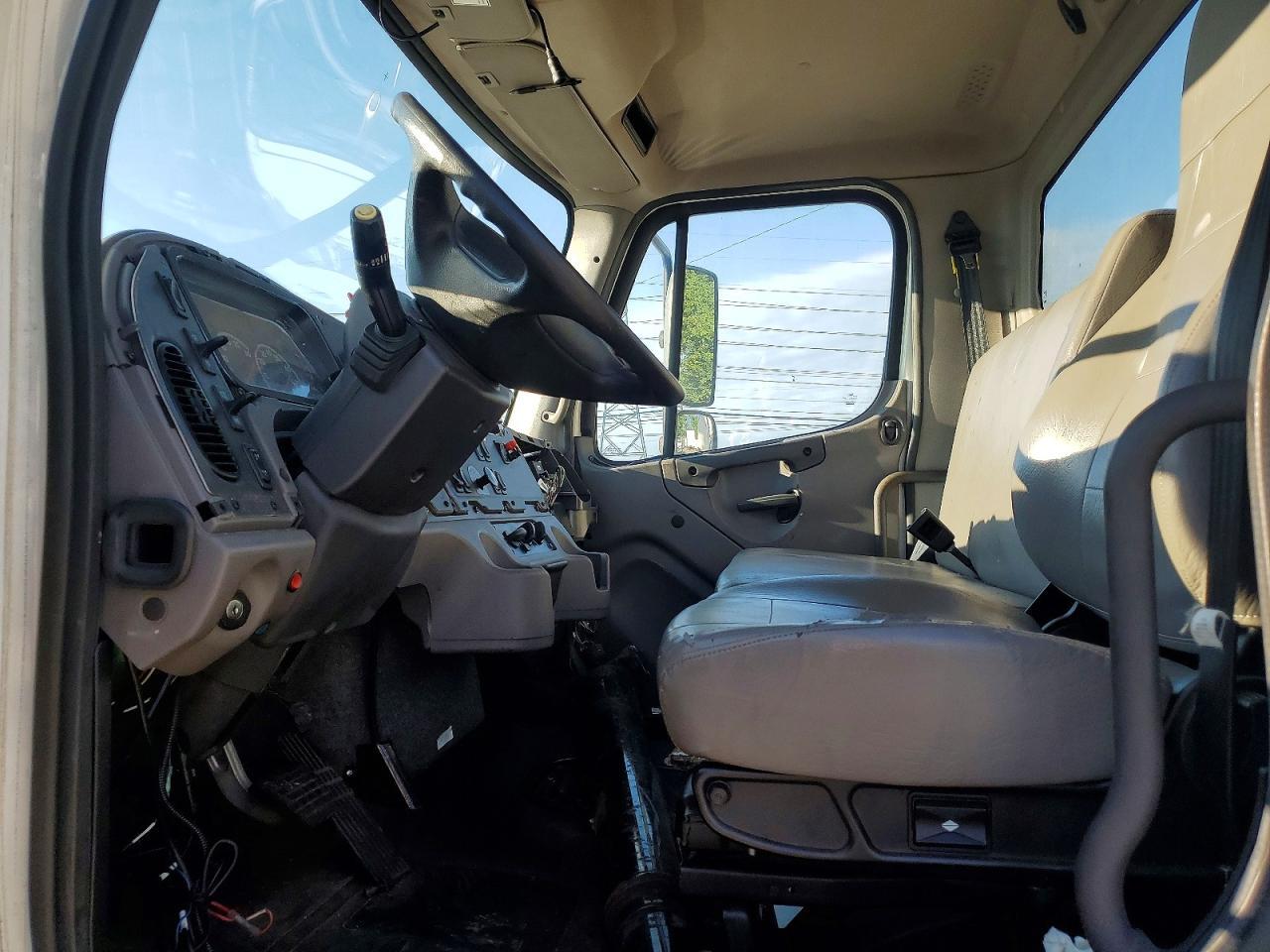 2020 FREIGHTLINER M2 106 MEDIUM DUTY — Фото 7 из 12