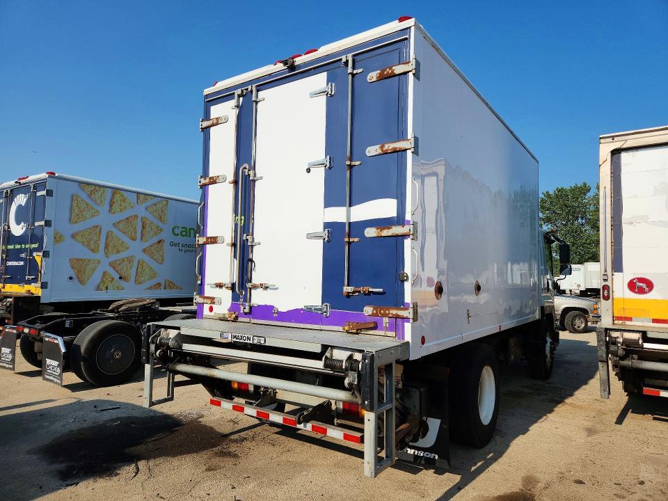 2019 ISUZU FTR REFRIGERATED BOX TRUCK — Фото 3 из 13