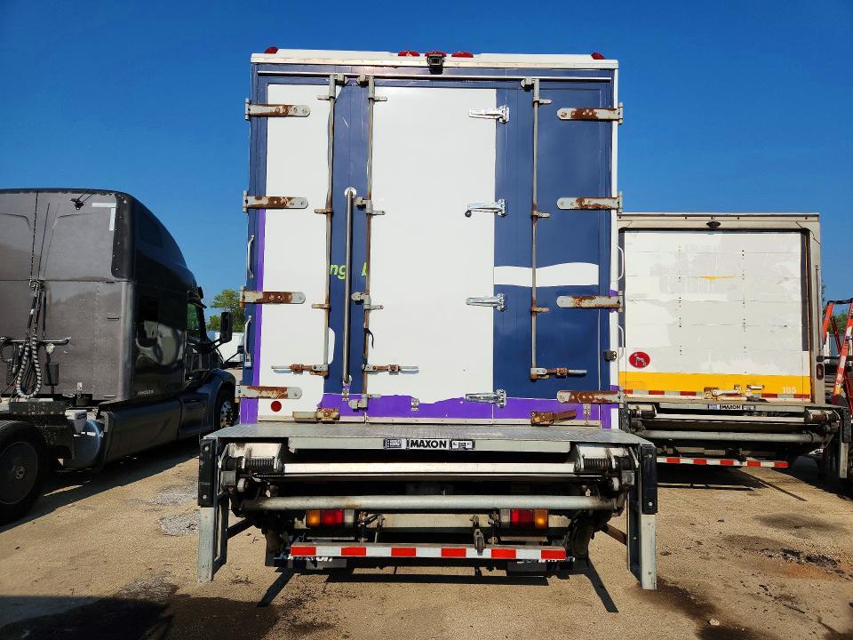 2019 ISUZU FTR REFRIGERATED BOX TRUCK — Фото 6 из 13