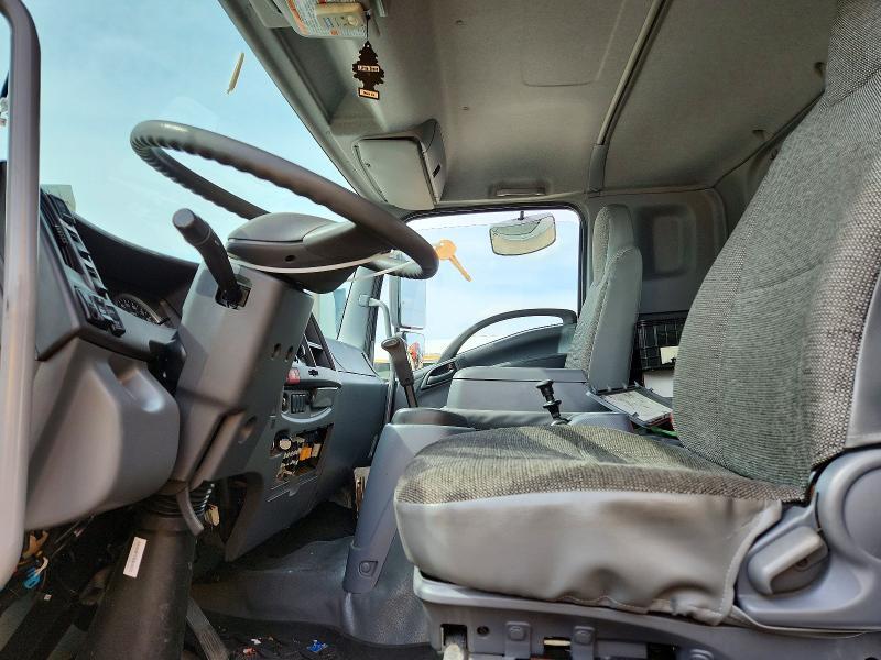 2019 ISUZU FTR REFRIGERATED BOX TRUCK — Фото 7 из 13