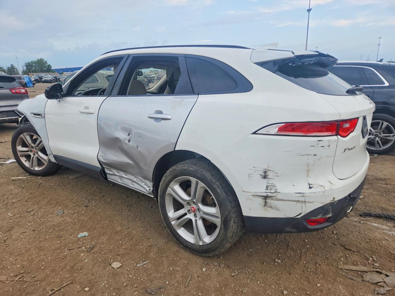 2017 JAGUAR F-PACE PREMIUM — Фото 2 из 12