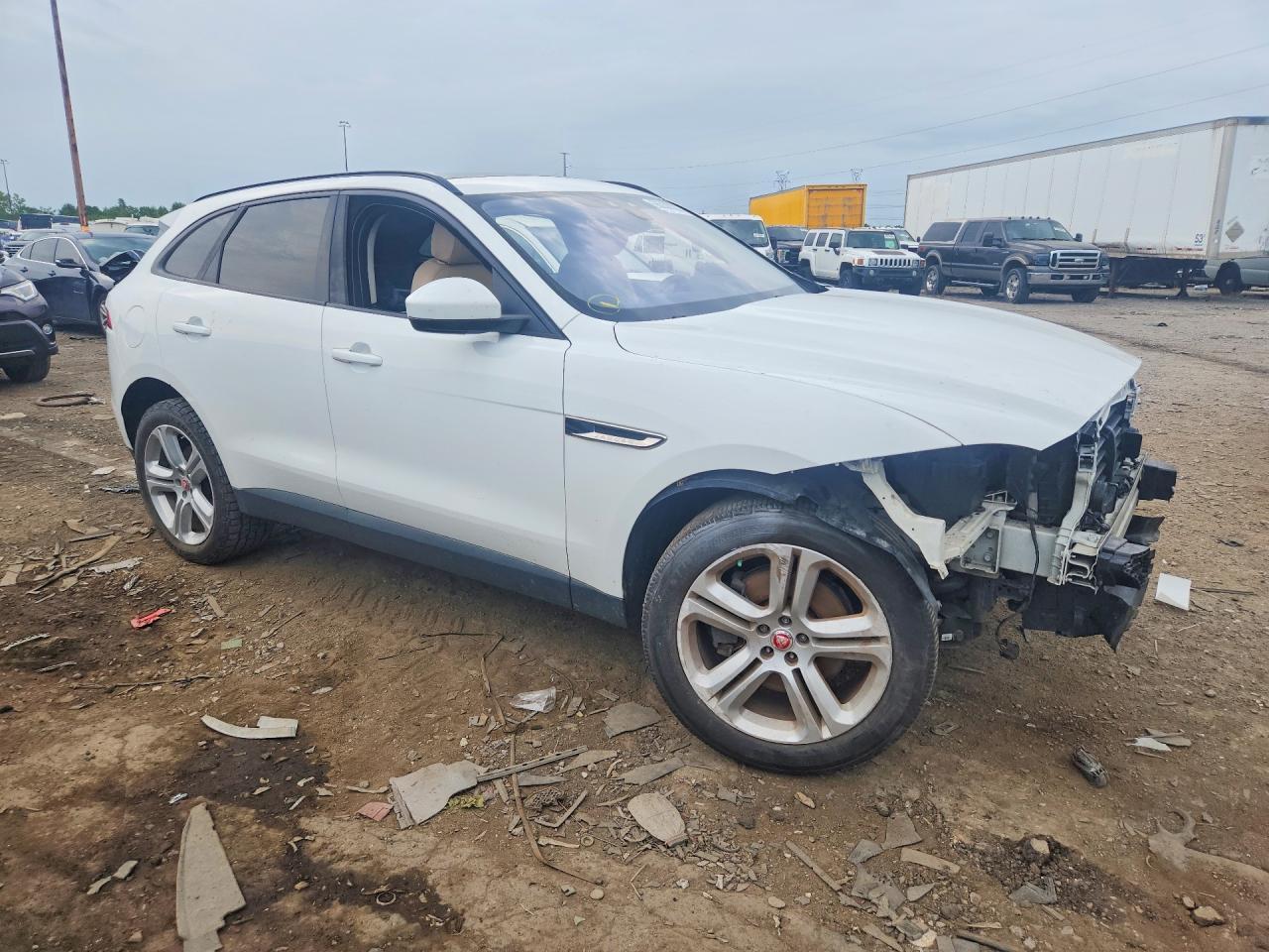 2017 JAGUAR F-PACE PREMIUM — Фото 4 из 12