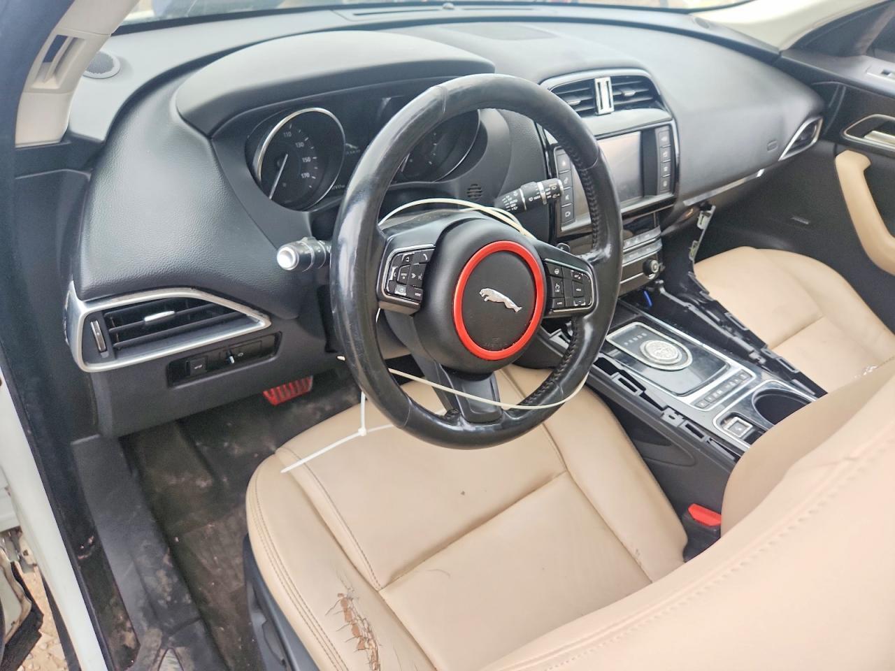 2017 JAGUAR F-PACE PREMIUM — Фото 8 из 12
