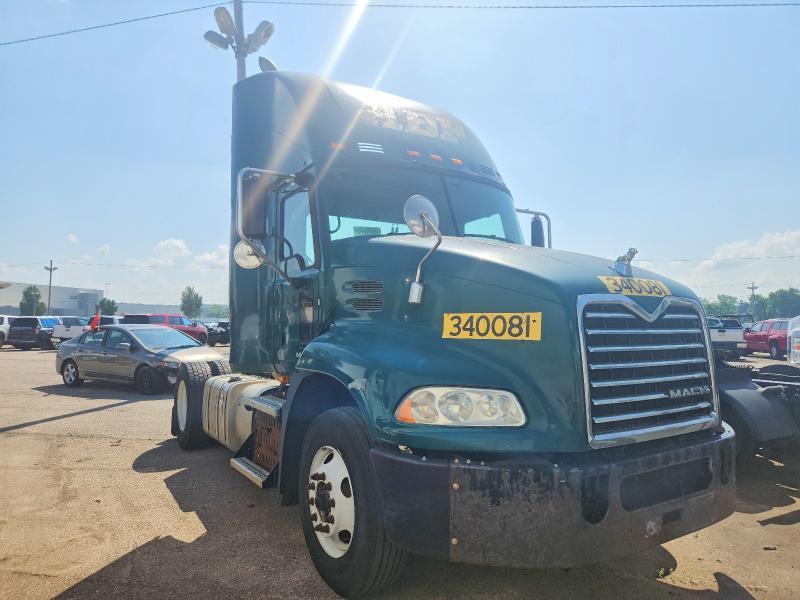 1M1AW01X5FM007414 2015 MACK 600 photo no. 1