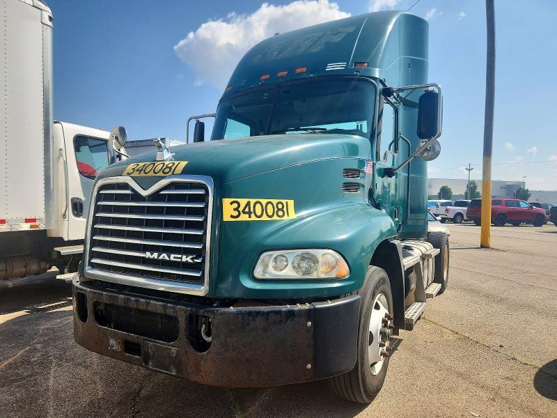1M1AW01X5FM007414 2015 MACK 600 photo no. 2