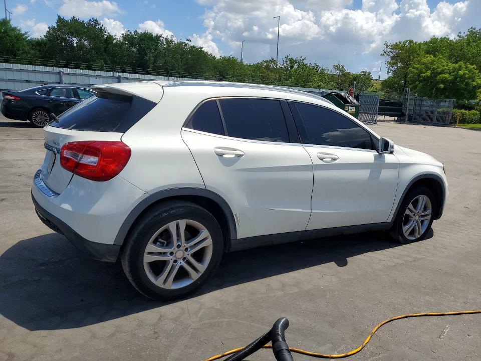 WDCTG4GB2FJ148140 2015 MERCEDES-BENZ GLA photo no. 3