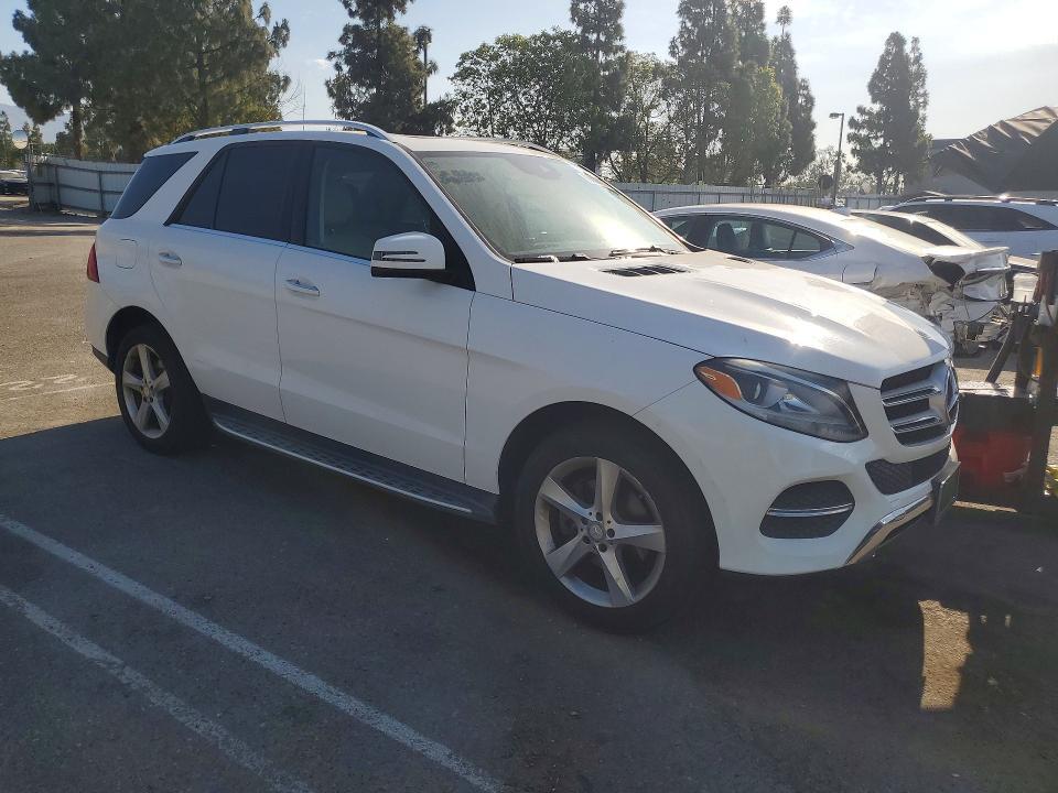 2016 MERCEDES-BENZ GLE 350 — Фото 4 из 12