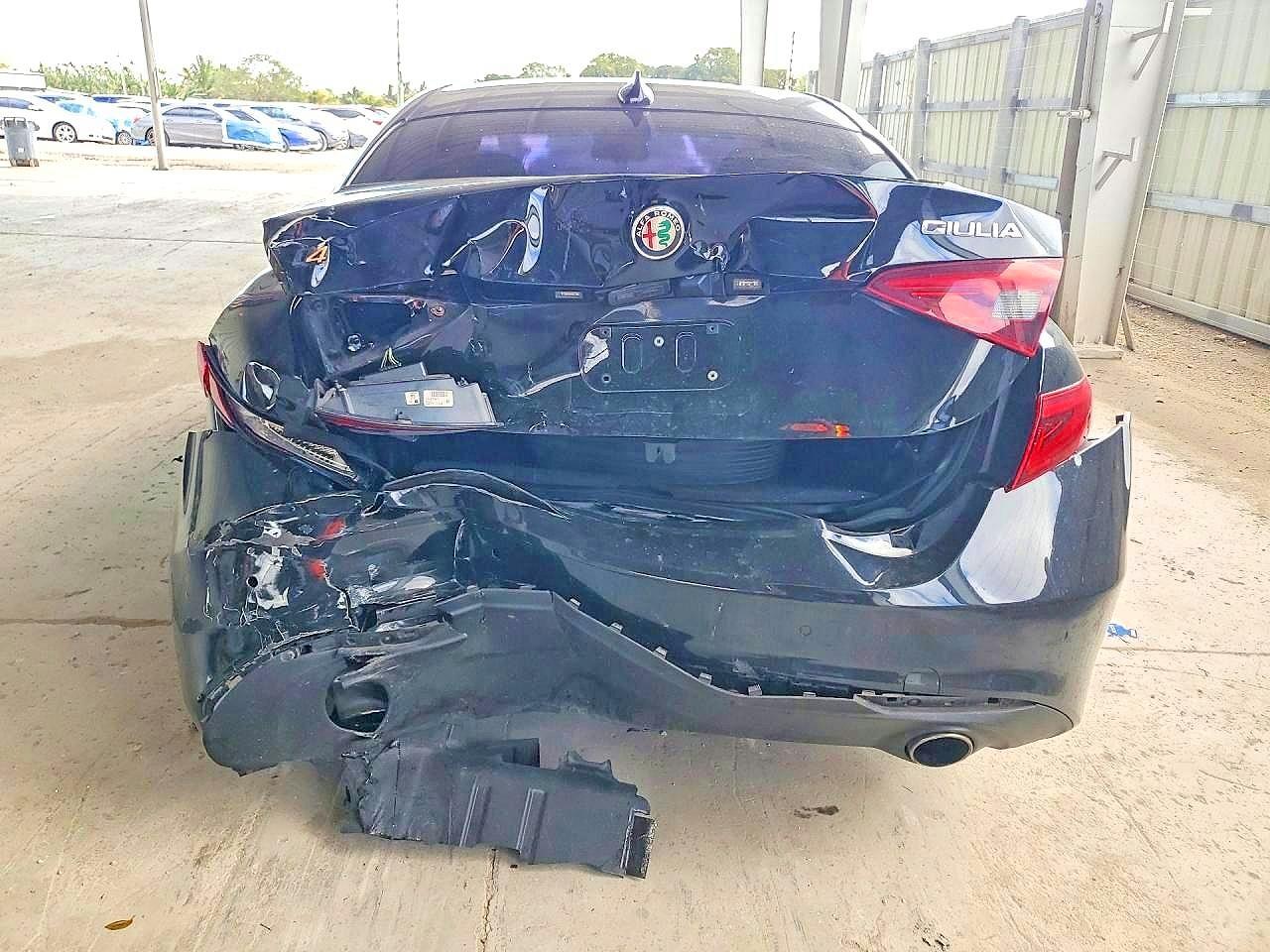 2018 ALFA ROMEO GIULIA — Фото 6 из 13