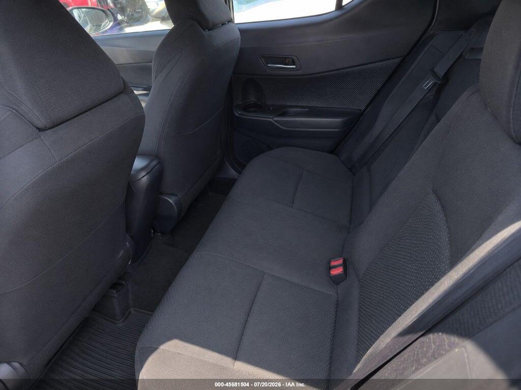 2019 TOYOTA C-HR LE — Фото 7 из 9