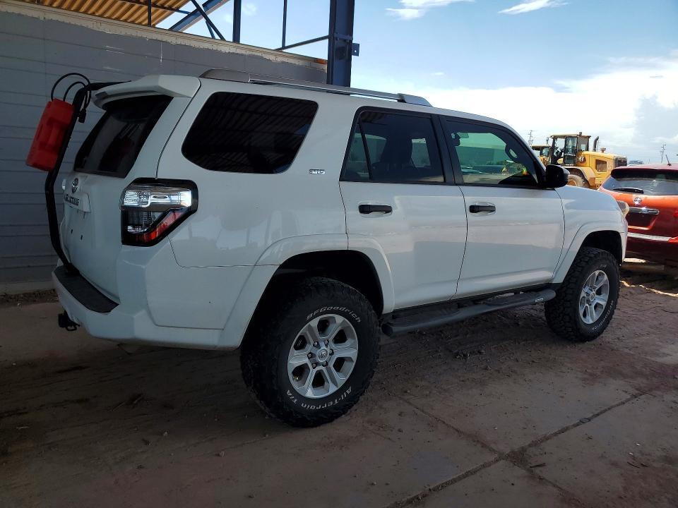 2018 TOYOTA 4RUNNER SR5 — Фото 3 из 13