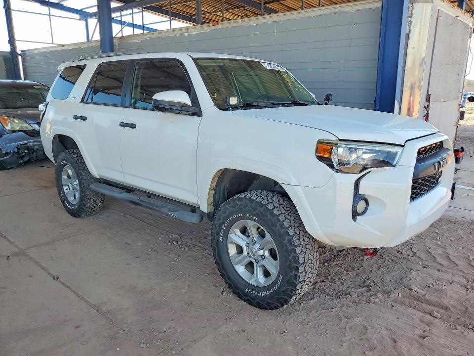 2018 TOYOTA 4RUNNER SR5 — Фото 4 из 13