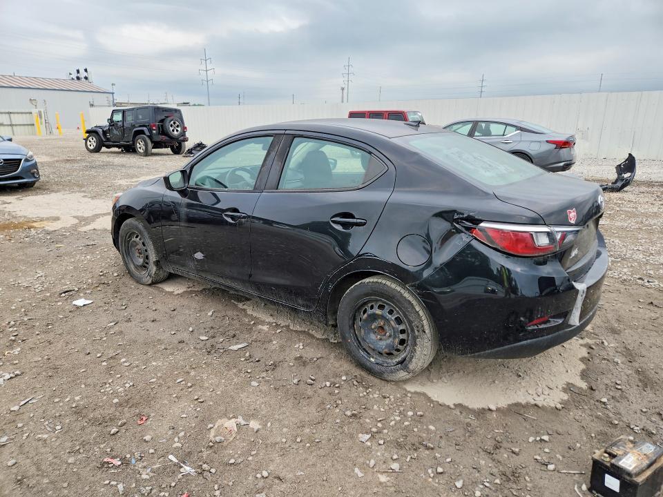 2019 TOYOTA YARIS L — Фото 2 из 13