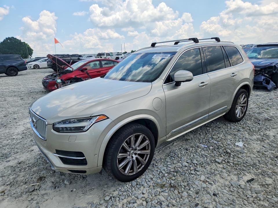 2017 VOLVO XC90 T8