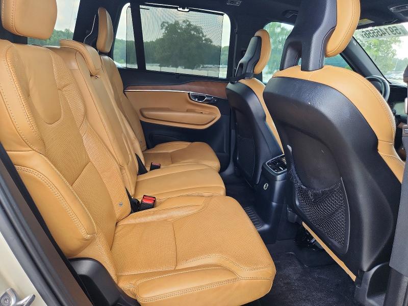 2017 VOLVO XC90 T8 — Фото 11 из 13