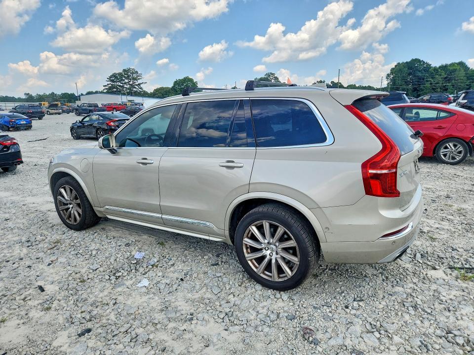 2017 VOLVO XC90 T8 — Фото 2 из 13
