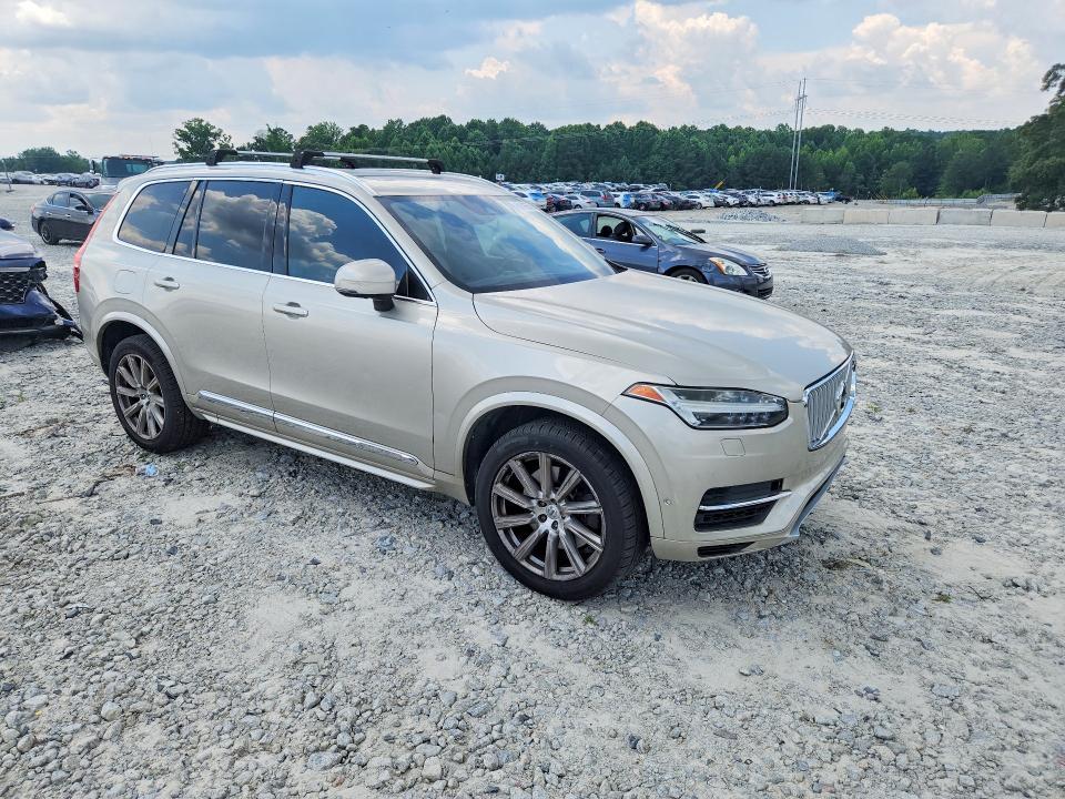 2017 VOLVO XC90 T8 — Фото 4 из 13