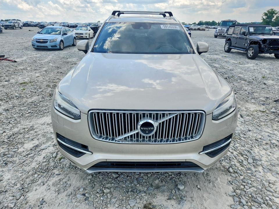 2017 VOLVO XC90 T8 — Фото 5 из 13