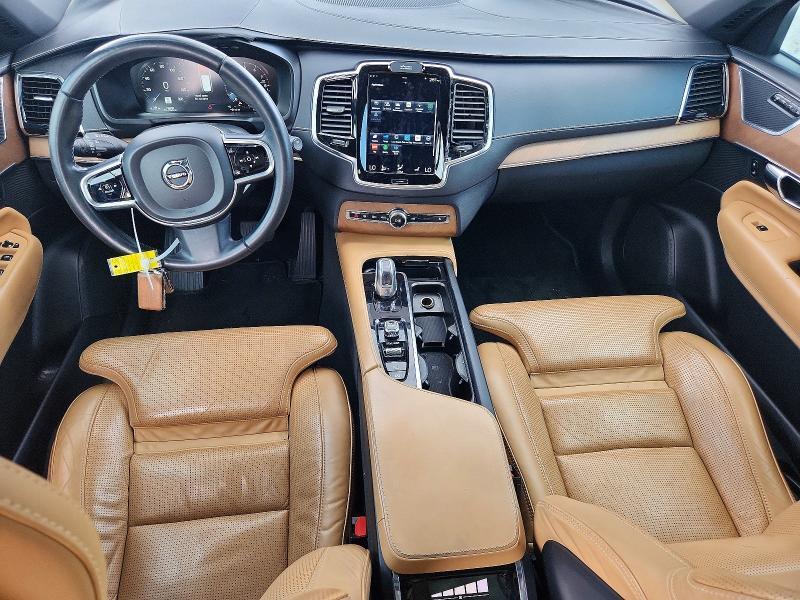 2017 VOLVO XC90 T8 — Фото 8 из 13