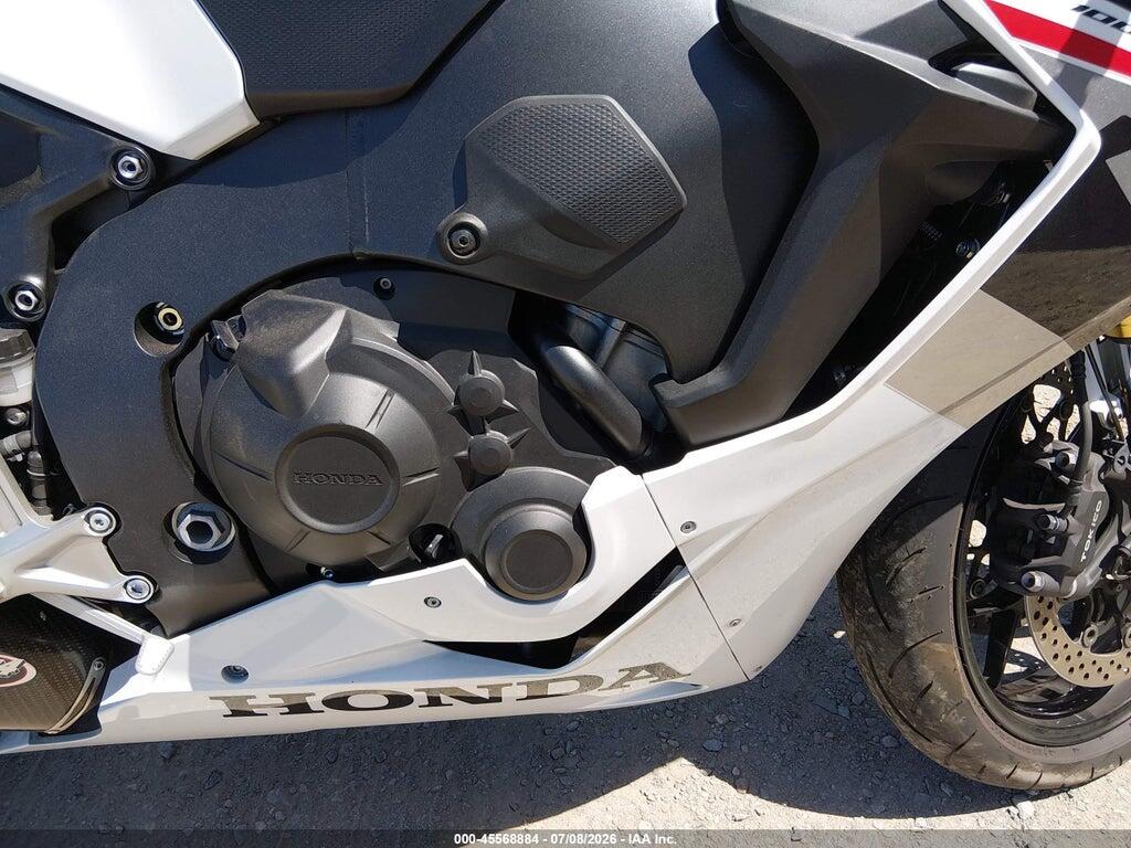 JH2SC771XTK900458 2026 HONDA CBR1000 photo no. 8