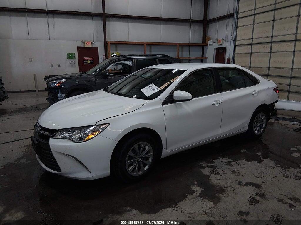 4T1BF1FK0FU492838 2015 TOYOTA CAMRY photo no. 2