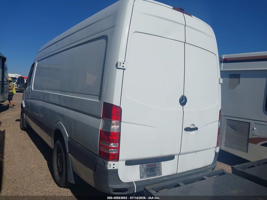 WD3PE8CD7HP523025 2017 MERCEDES-BENZ SPRINTER 2500 photo no. 3