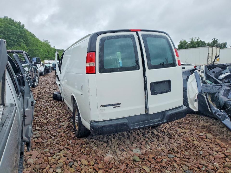 1GCWGAFFXG1138429 2016 CHEVROLET EXPRESS G2500 photo no. 2