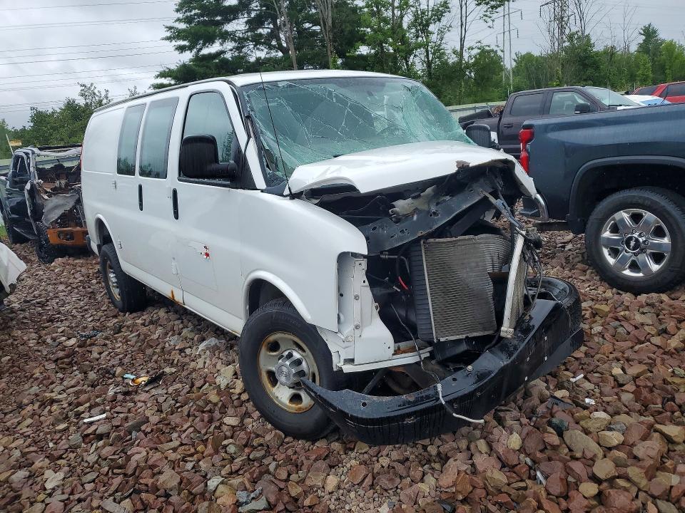 1GCWGAFFXG1138429 2016 CHEVROLET EXPRESS G2500 photo no. 4