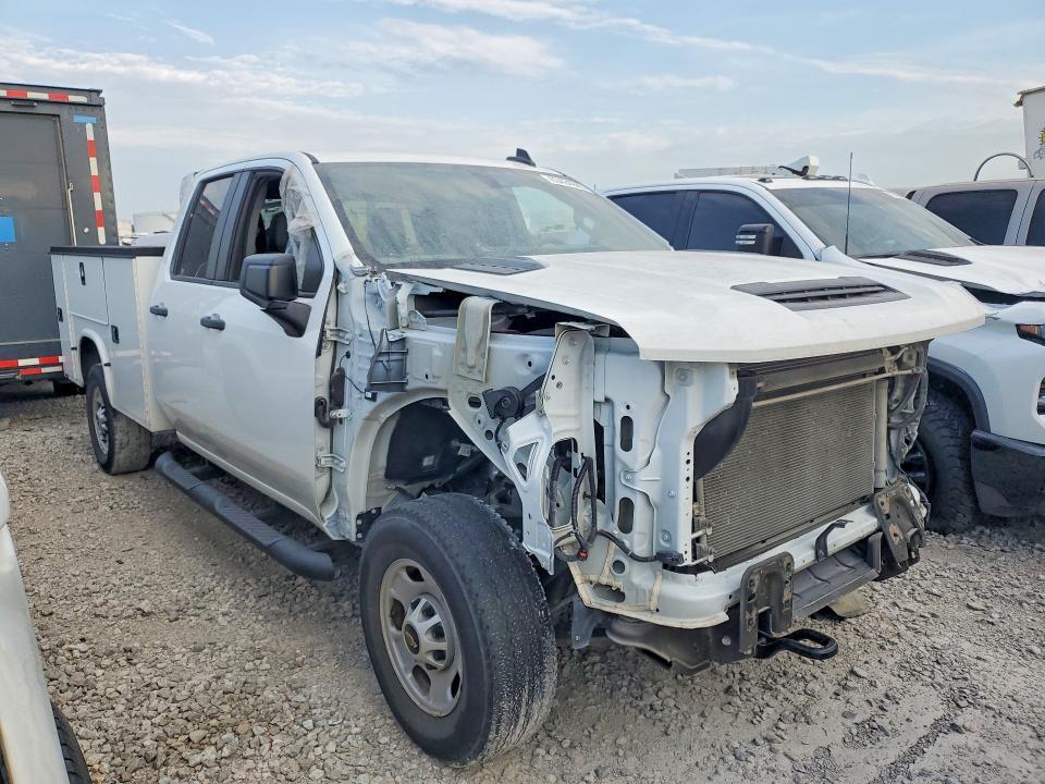 1GB5YLE78PF207625 2023 CHEVROLET SILVERADO photo no. 4