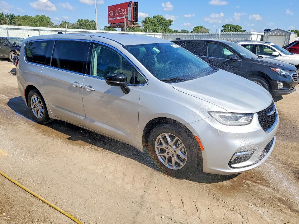 2C4RC1BG2RR129570 2024 CHRYSLER PACIFICA photo no. 4