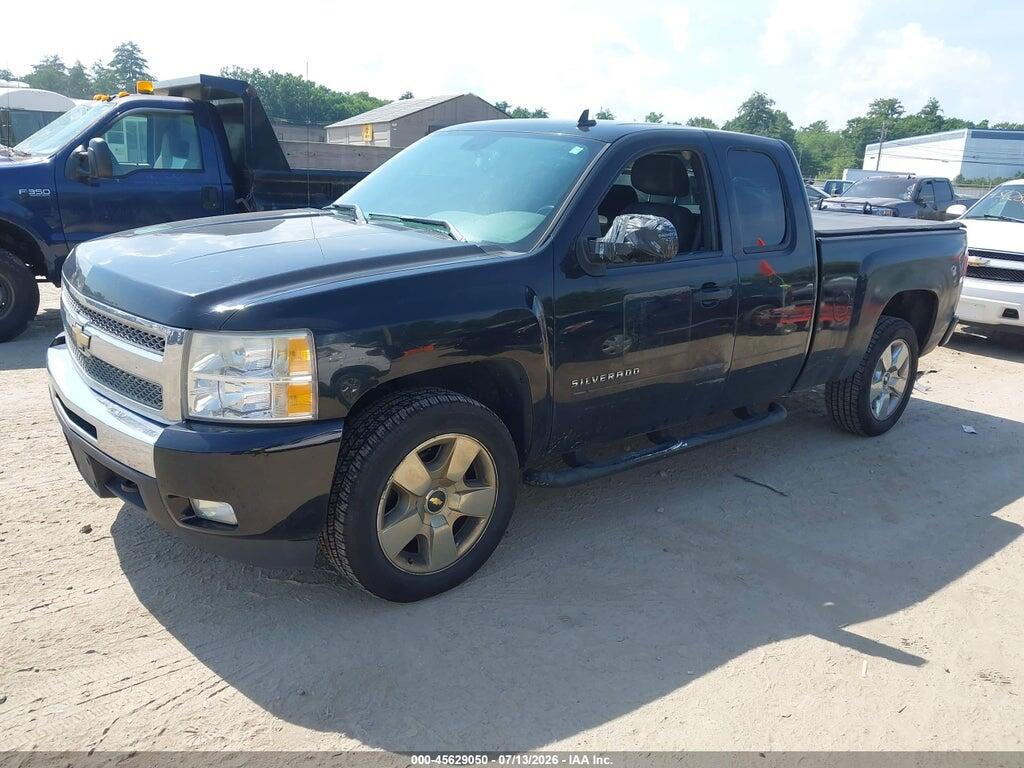 1GCRKSE39BZ350127 2011 CHEVROLET SILVERADO 1500 photo no. 2