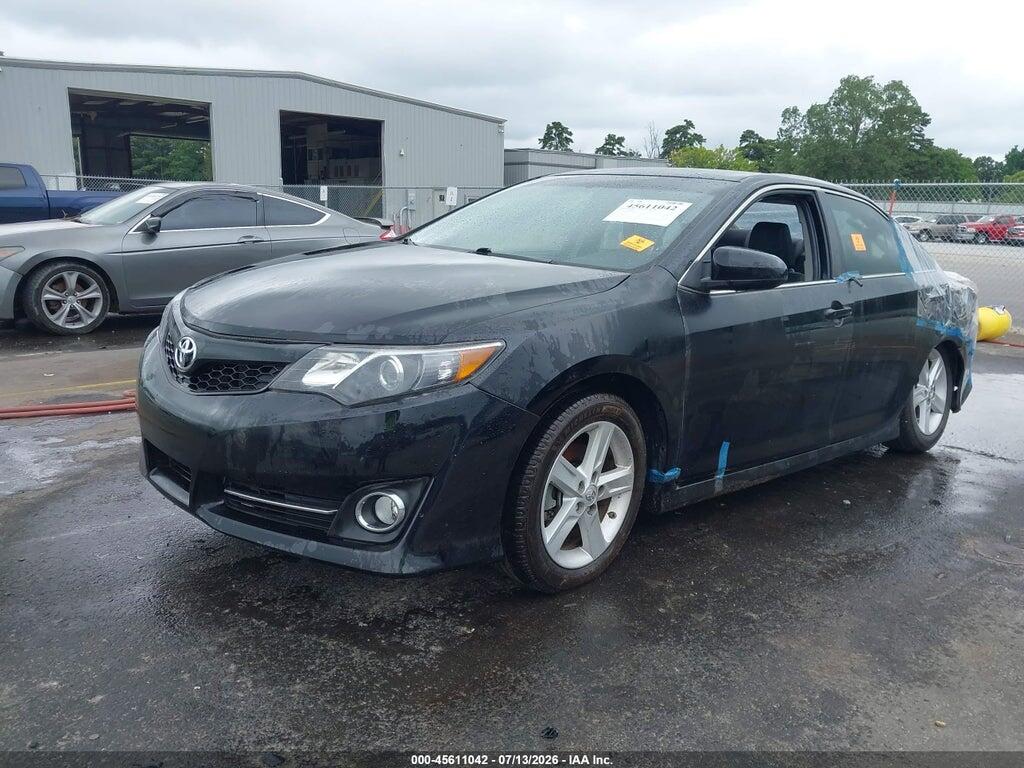 4T1BF1FK8EU834759 2014 TOYOTA CAMRY photo no. 2