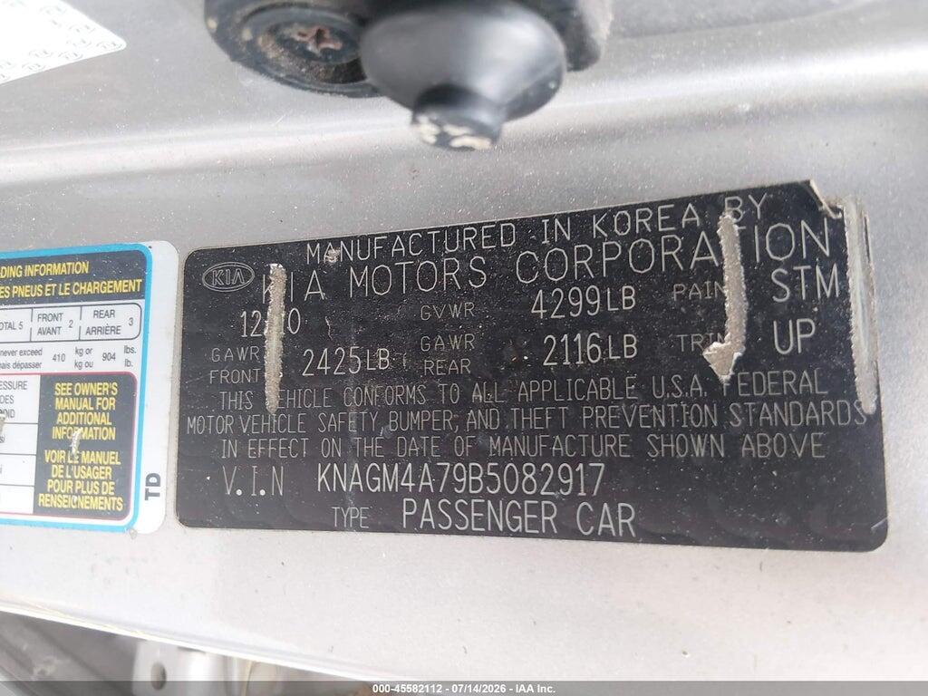 KNAGM4A79B5082917 2011 KIA OPTIMA photo no. 9
