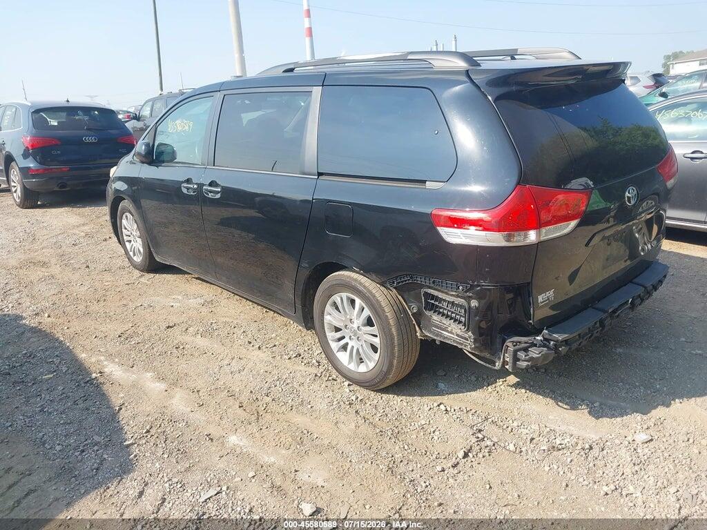 5TDYK3DC1CS248116 2012 TOYOTA SIENNA photo no. 3