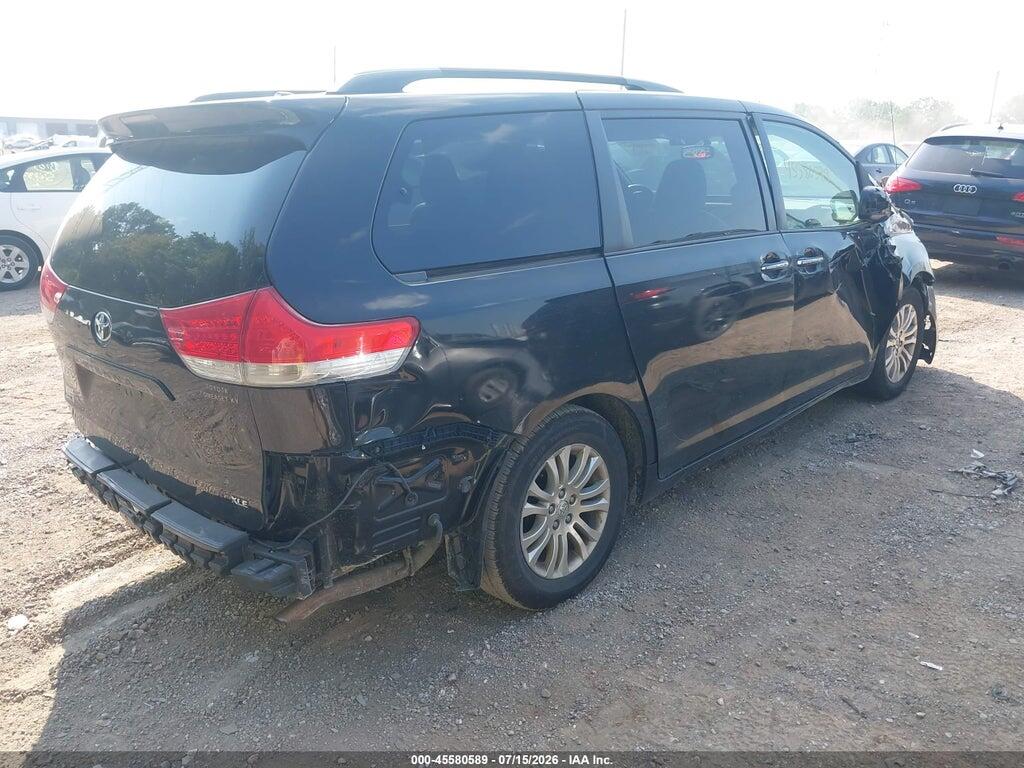 5TDYK3DC1CS248116 2012 TOYOTA SIENNA photo no. 4