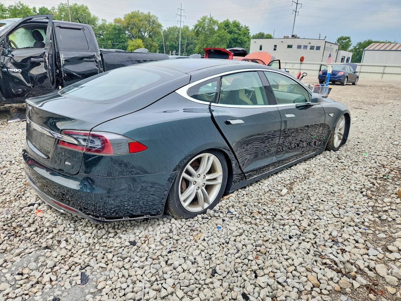 2013 TESLA MODEL S — Фото 3 из 12