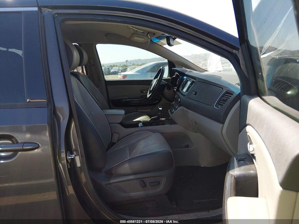 KNDMC5C19J6389066 2018 KIA SEDONA photo no. 5