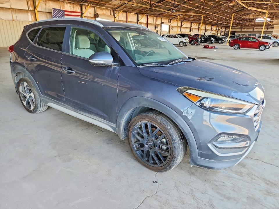 KM8J33A24HU524295 2017 HYUNDAI TUCSON photo no. 4