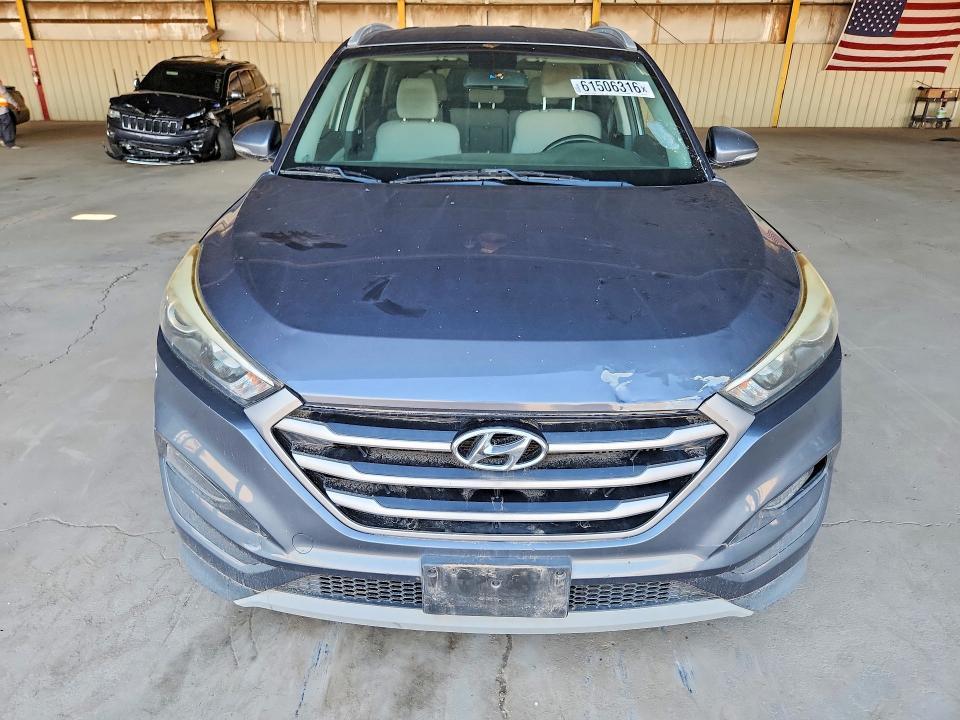 KM8J33A24HU524295 2017 HYUNDAI TUCSON photo no. 5