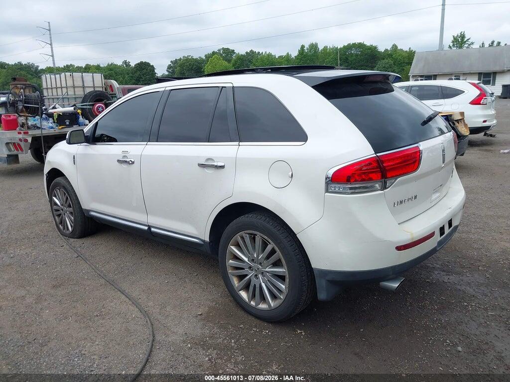 2LMDJ8JK8BBJ27223 2011 LINCOLN MKX photo no. 3