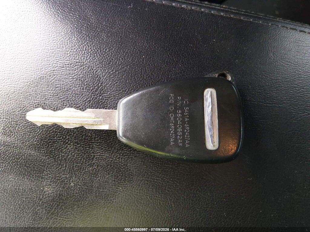 1C3CCBABXCN164738 2012 CHRYSLER 200 photo no. 11