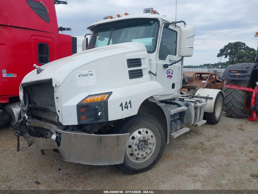 1M1AN3AY6KM001032 2019 MACK ANTHEM photo no. 2